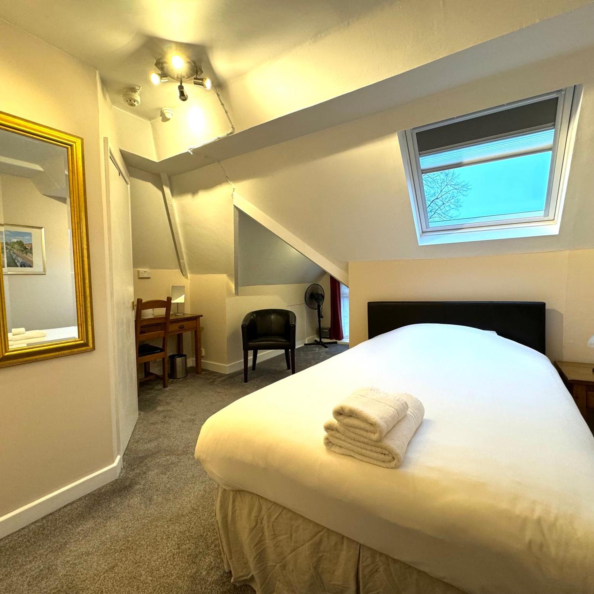 Fairlawns Guest House بانبيري المظهر الخارجي الصورة